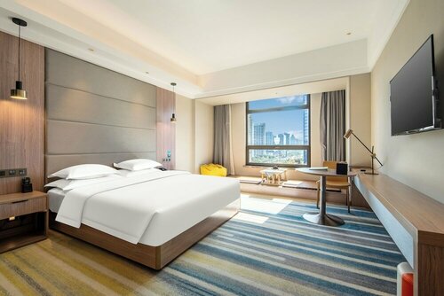 Holiday Inn Nantong Oasis Centre by IHG, Prenota Hotel Nantong Jiangsu
