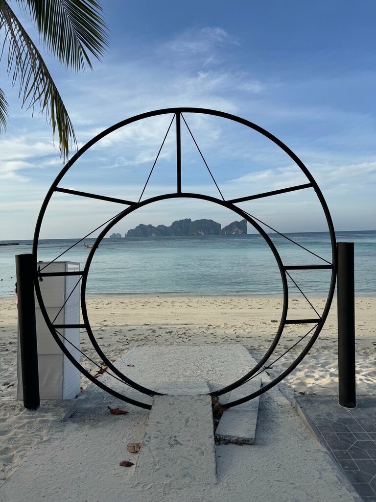 Phi Phi Long Beach Resort & Villa