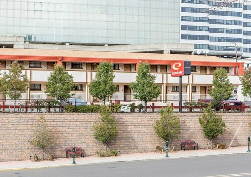 Econo Lodge Fort Lee, Забронировать Отель Отели Нью-Джерси с парковкой, Парковка