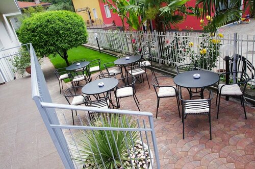 Hotel Villa Al Vento, Забронировать Вилла Отели Торболе с завтраком, Завтраки