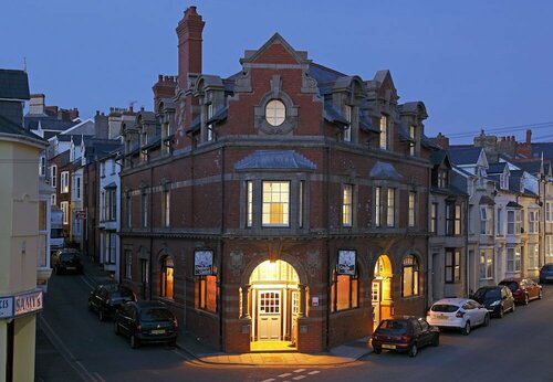 Castle Hotel, Забронировать Отель Аберистуит Ceredigion, рядом с Traeth y De - South Beach