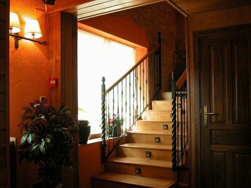 C.T.R. Camino de la Fuentona, Book Hotel  