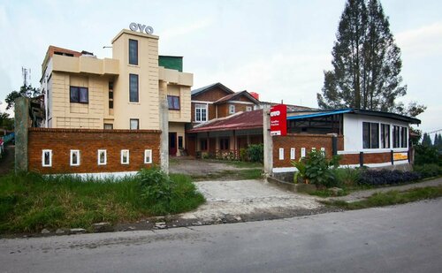 Oyo 581 Serdika Pavilion, Book Hotel Berastagi Sumatra