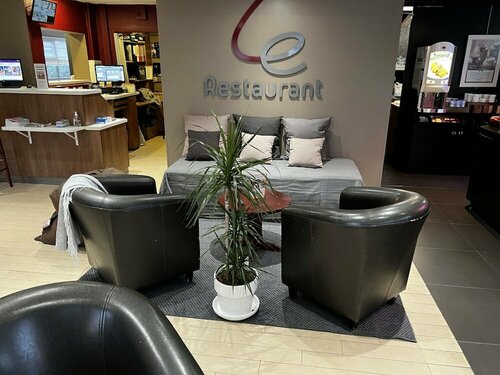 Campanile Villefranche-Sur-Saône, Book Hotel Hoteller i Rhône-Alps med parkering, Parkering