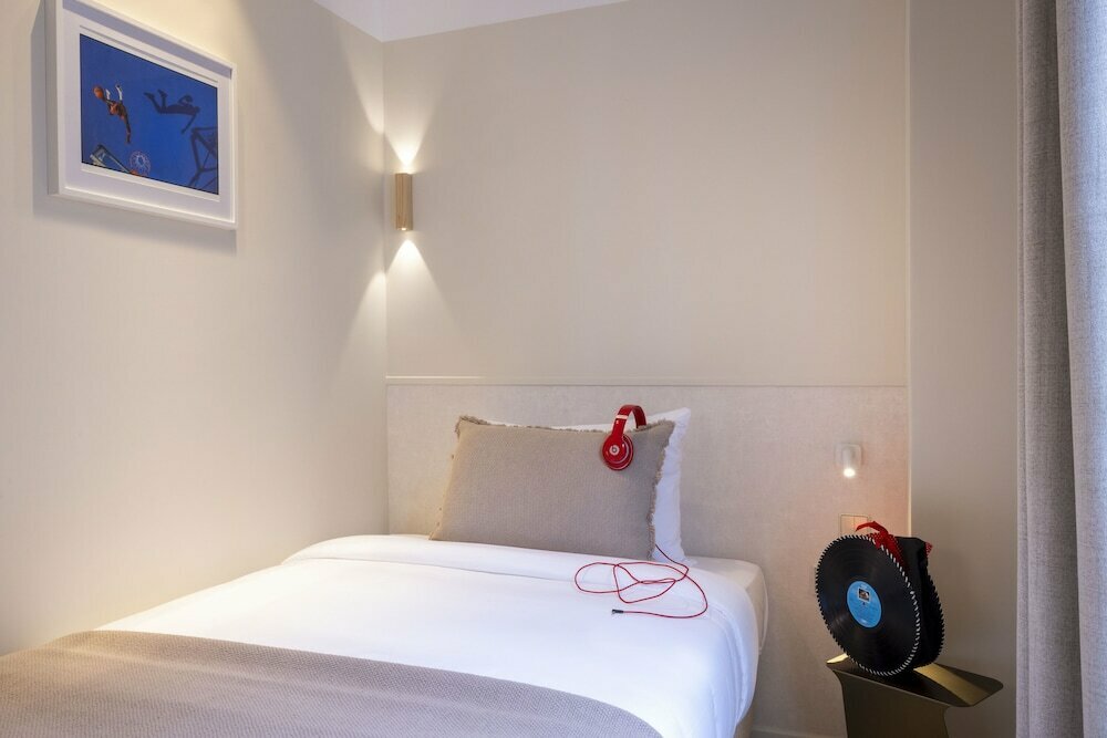 Sweet Hotel