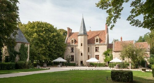 Château le Sallay, The Originals Relais, Book Hotel Hoteller i Burgund med parkering, Parkering