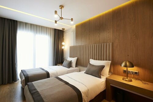 Dundar Hotel & Spa, Забронировать Курортный отель Отели Стамбула с бассейном, рядом с Галатский мост, Бассейн
