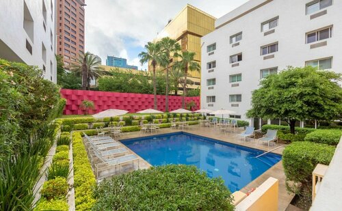Comfort Inn Monterrey Valle, Buchen Sie Hotel Hotels in Nuevo León mit Pool, Schwimmbad