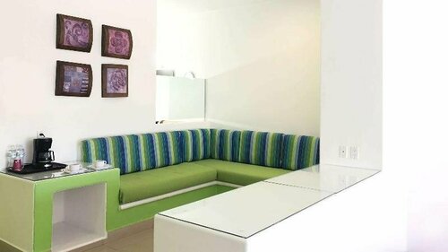 Seven Crown Express & Suites by Kavia, Забронировать Отель Отели Лос-Кабос с парковкой, Парковка
