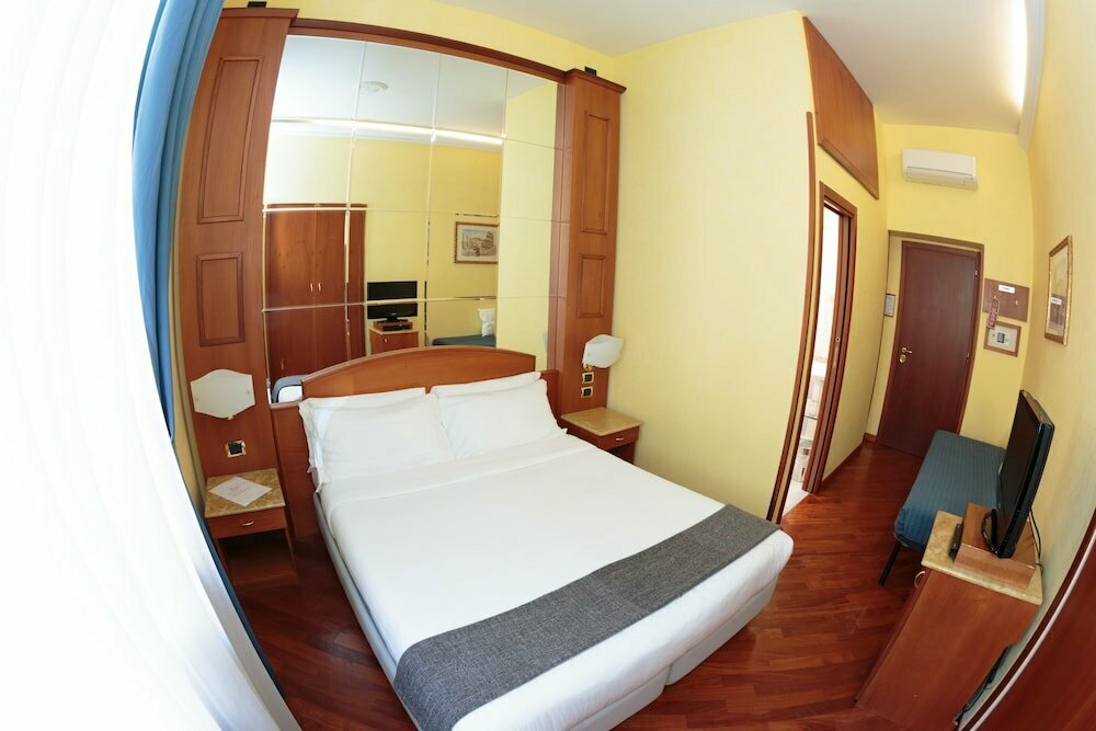Manin Suites LT