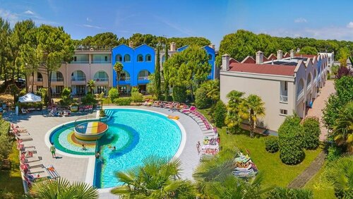 Villaggio Mare Blu, Забронировать Отель Отели Бибионе-Пинеда с парковкой, Парковка