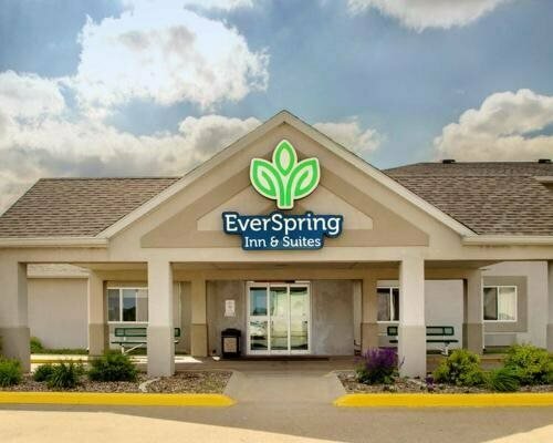 EverSpring Inn & Suites, Забронировать Отель Отели Айова с бассейном, Бассейн