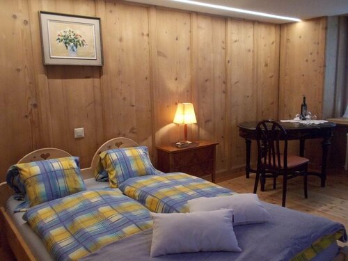 Hotel Centrale, Typically Swiss, Забронировать Отель Поскьяво Poschiavo Valley