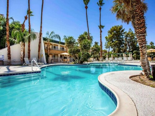Travelodge by Wyndham Palm Springs, Забронировать Отель Отели Палм-Спрингса с бассейном, рядом с Camelot Park Family Center, Бассейн