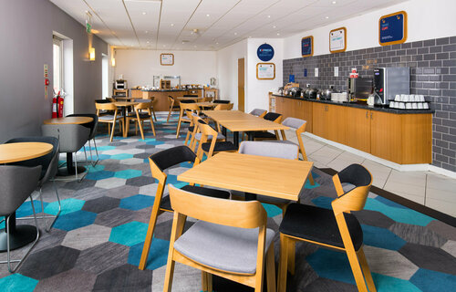 Holiday Inn Express Manchester East, Varaa Hotelli Hotellit Merseyside aamiaisella, Aamiainen