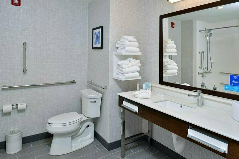 Hampton Inn & Suites Adrian, Mi
