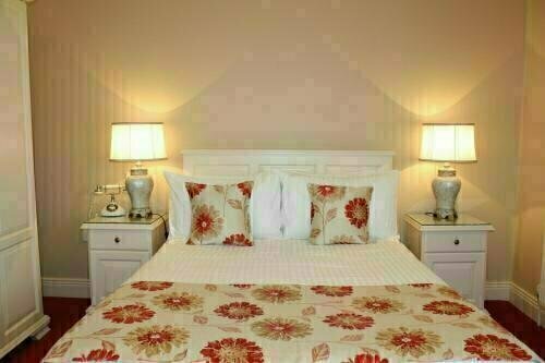 The Moorings Hotel & Seafood Restaurant, Book Hotel Portmagee 