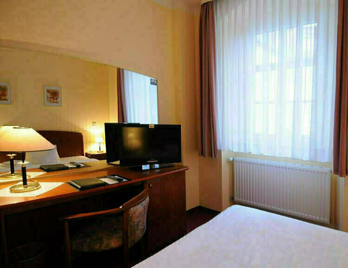 Hotel Döbelner Hof, Reservar Hotel Hotéis de 3 estrelas em Garz, 3*