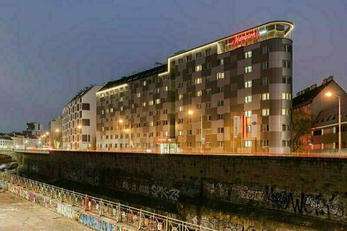 Hampton By Hilton Vienna City West, Prenota Hotel Hotel a Vienna con parcheggio, vicino a Stazione Metro Längenfeldgasse, Parcheggio