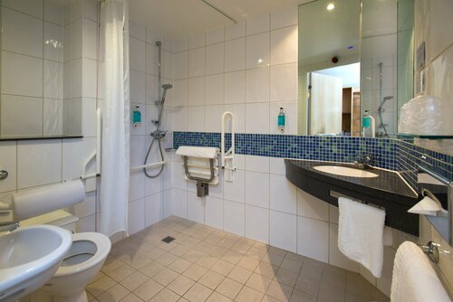 Holiday Inn Express Stevenage by IHG, Забронировать Отель Стивенидж Хартфордшир