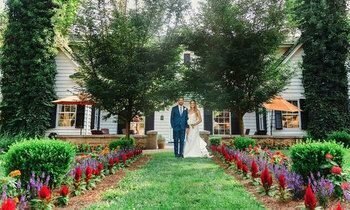 The Morehead Inn, Забронировать Отель «постель и завтрак» Отели Шарлотте с парковкой, рядом с Американский мемориальный стадион «Легион», Парковка
