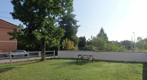 Servhotel, Book Hotel Hoteller i Rhône-Alps med parkering, Parkering