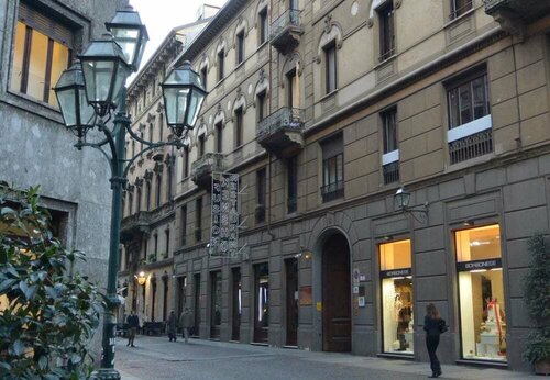 Hotel Azalea, Забронировать Отель Чентро Сторико Турин, рядом с Станция метро Porta Nuova