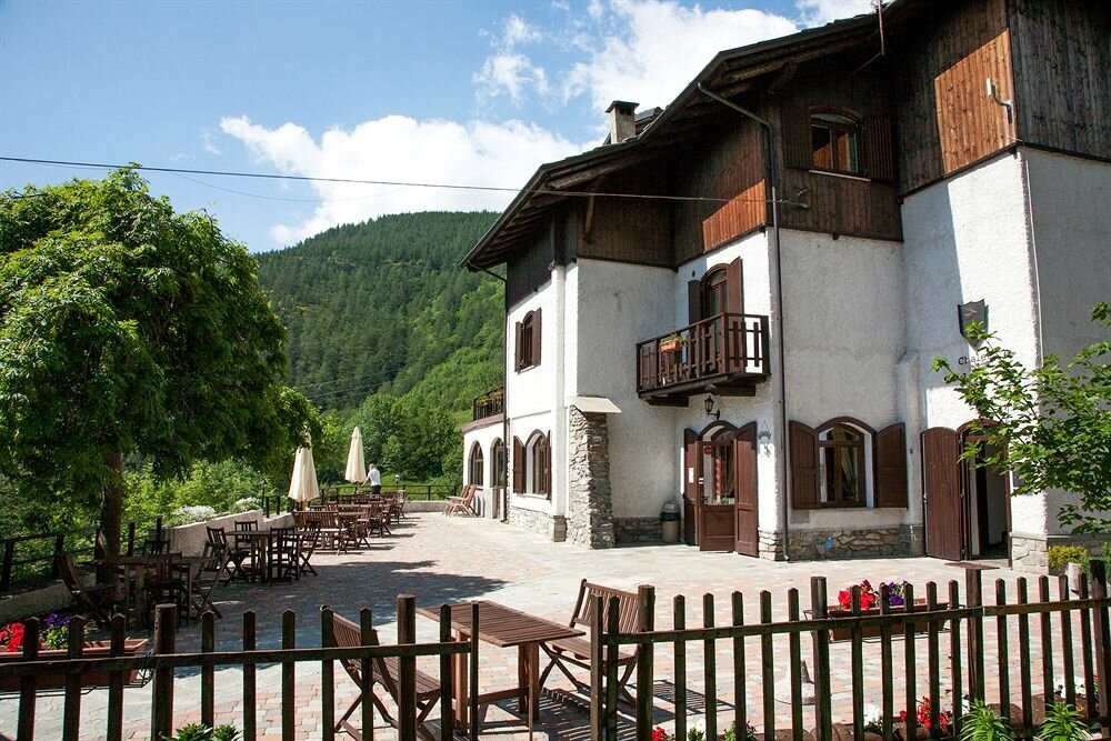 Chalet sul lago Hotel a Moncenisio -Piemonte