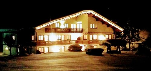Ferienhaus Kirchplatzl, Забронировать Отель Лойташ Зеефельд