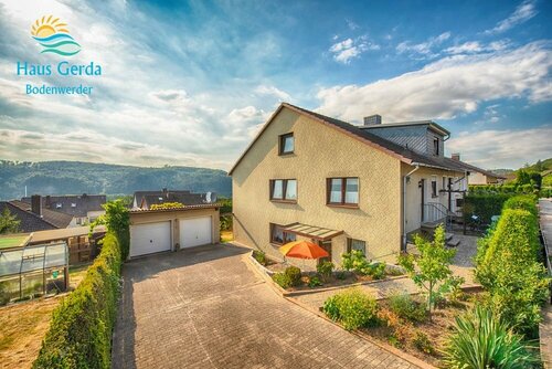 Haus Gerda in Bodenwerder, Забронировать Апартаменты/квартира Отели Боденвердер с парковкой, рядом с Münchhausen Museum, Парковка