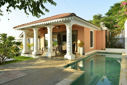 Lotus Villa By Iksha, Book Villa Hoteller i North Goa med pool, Swimmingpool