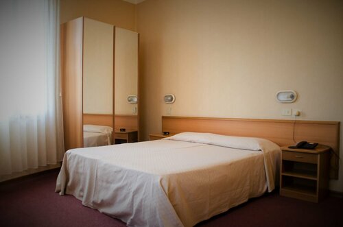 Hotel Bellevue, Забронировать Отель Отели провинции Болоньи с парковкой, Парковка