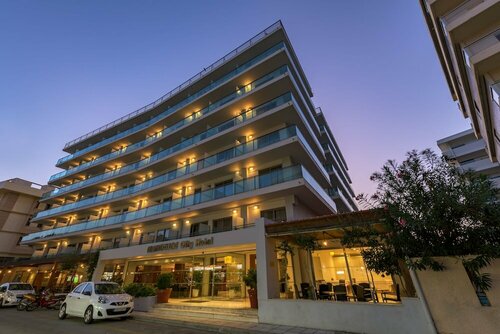 Manousos City Hotel, Забронировать Отель Отели острова Родоса с питанием, рядом с Район Коллакиум, Пансион