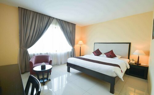 Almond Hotel Sothearos, Забронировать Отель Недорогие отели Муниципалитета Пномпеня, рядом с Samdech Hun Sen Park, недорого