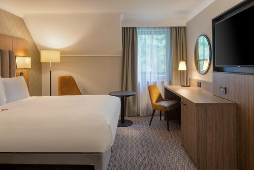 DoubleTree by Hilton Southampton, Забронировать Отель Отели High Weald с парковкой, Парковка