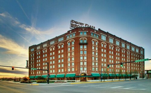 Drury Plaza Hotel Broadview Wichita, Book Hotel Hoteller i Wichita med pool, Swimmingpool