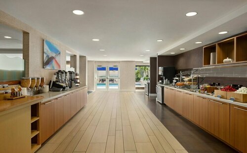 SpringHill Suites Boca Raton, Rezerwuj Hotel Hotele w Palm Beach County z basenem, Basen