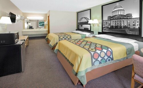 Super 8 by Wyndham Clarksville AR, Забронировать Мини-отель Кларксвилл Ozarks