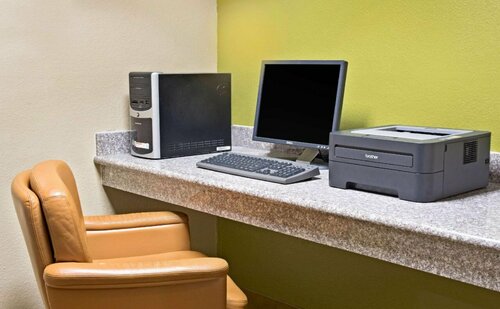 Super 8 Bush Intercontinental Airport, Rezervați Mini-hotel Hoteluri în Humble cu piscină, Piscină