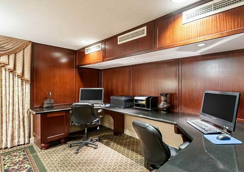 Clarion Collection Hotel Arlington Court Suites, Забронировать Отель Арлингтон Washington DC Metropolitan area