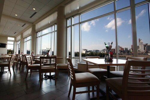 Embassy Suites by Hilton Cincinnati RiverCenter, Prenota Hotel Hotel a Ohio con piscina, Piscina