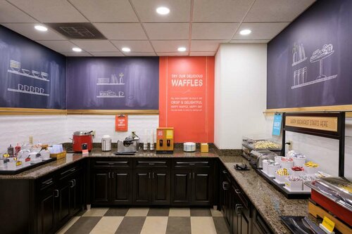 Hampton Inn Evansville Airport, Varaa Hotelli Evansville Indiana