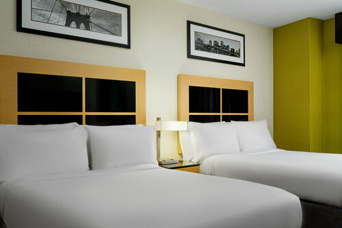 Holiday Inn Express - Wall Street by IHG, Забронировать Отель Отели Нью-Йорка с парковкой, рядом с Fulton Street Subway Station, Парковка
