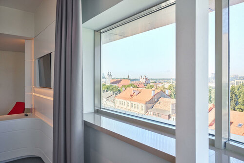 Holiday Inn Vilnius Center by IHG, Забронировать Отель Отели Вильнюса с парковкой, рядом с Музей денег Банка Литвы, Парковка