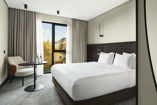 Novotel Tbilisi Center, Забронировать Отель Отели Тбилиси с бассейном, Бассейн