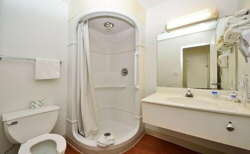 Americas Best Value Inn - Lincoln Airport, Rezerwuj Mini-hotel Hotele w Lincoln z basenem, Basen