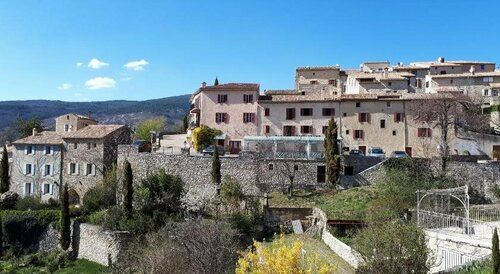 Vvf “Club Essentiel La Drôme Provençale - Montbrun-les-Bains”, Забронировать Отель Ньон Drôme Provençale