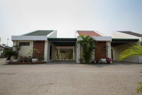Bualuang HOTEL, Rezervovat Hotel Hotely v Central Thailand s parkováním, Parkování