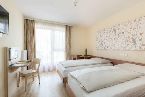 JUFA Hotel Stubenbergsee, Book Hotel Stubenberg ApfelLand Stubenbergsee