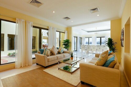 Maison Privee - Frond Villa K, Забронировать Вилла Отели Эмирата Дубая с парковкой, Парковка